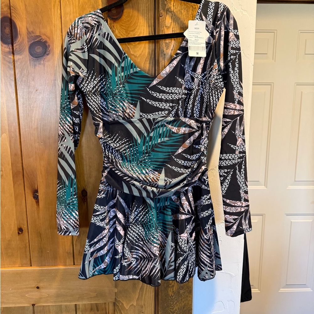 NESY Long Sleeve Women's M brand new bathing suit